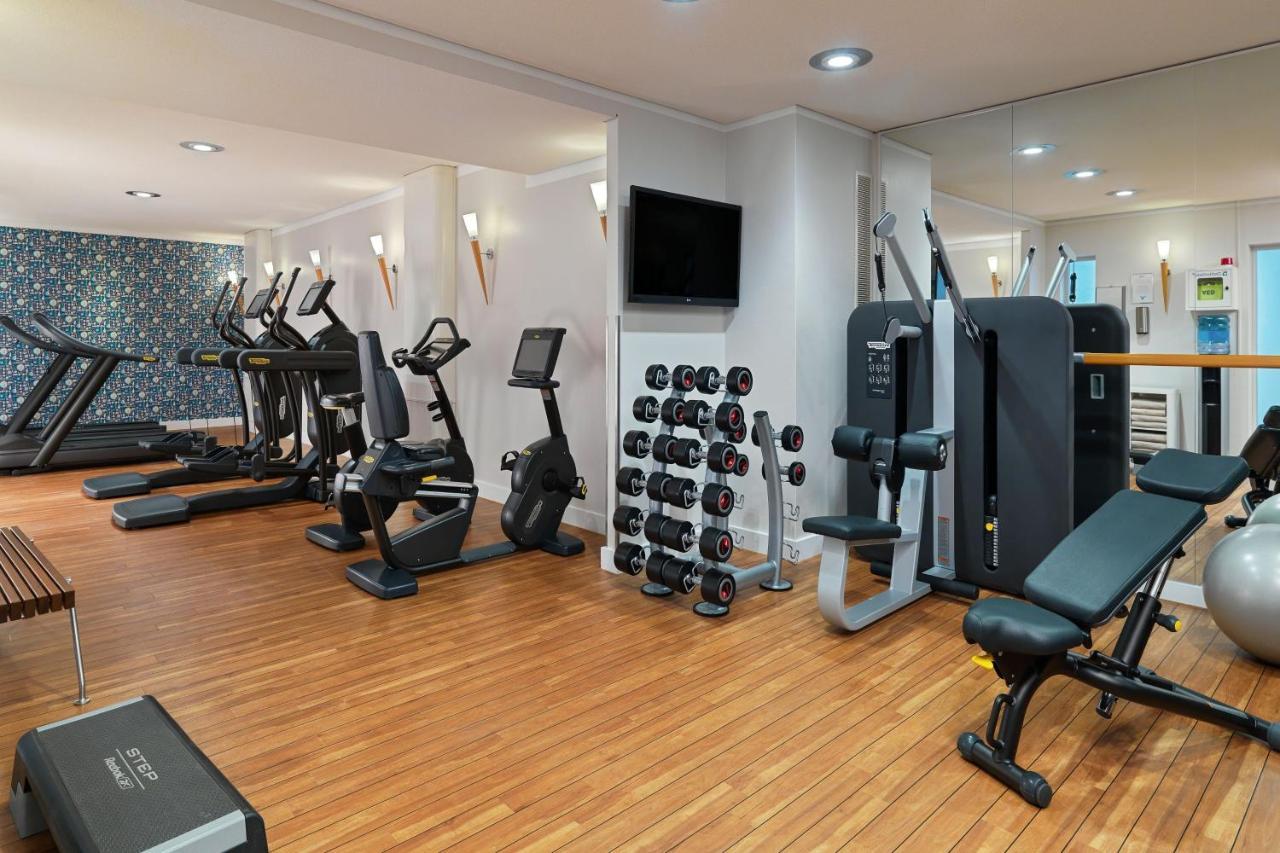 Le Meridien Hamburg Exterior foto The gym at the hotel
