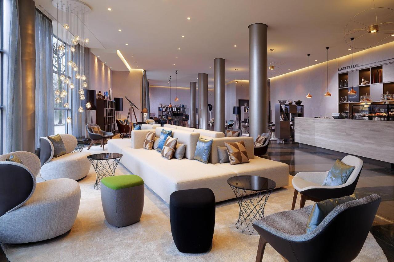 Le Meridien Hamburg Exterior foto The lobby of the hotel