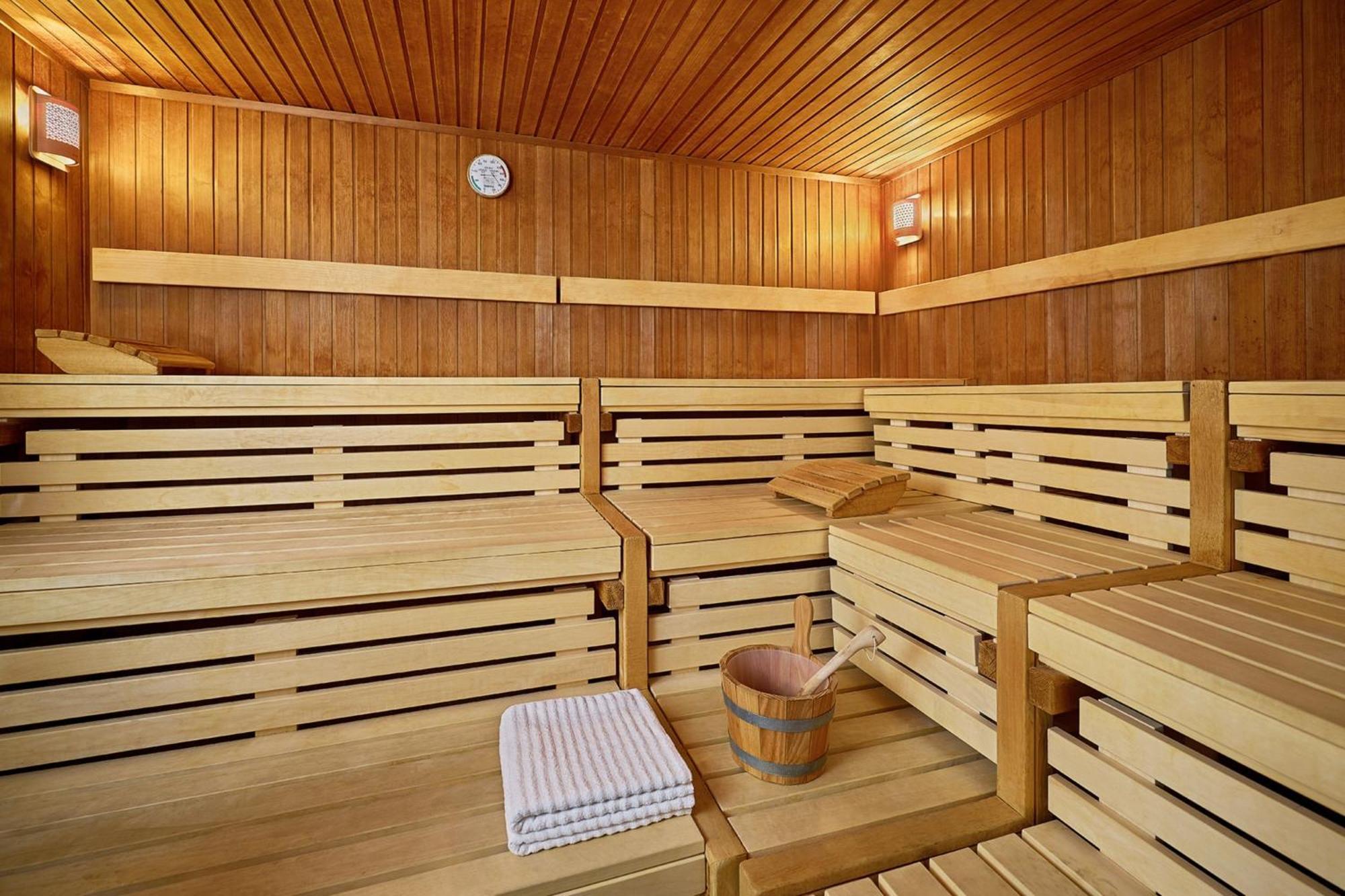 Le Meridien Hamburg Exterior foto A Finnish sauna