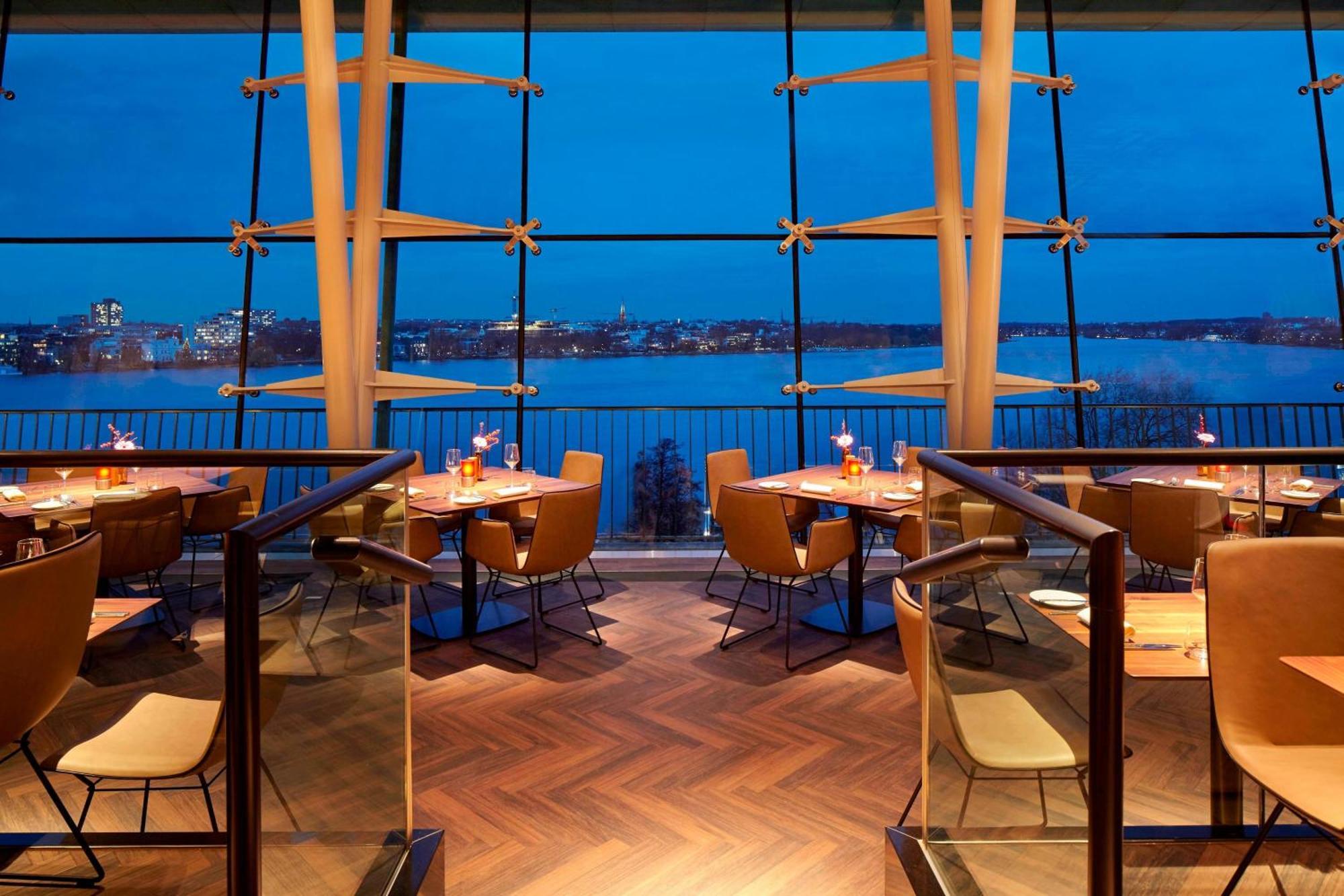 Le Meridien Hamburg Exterior foto Restaurant