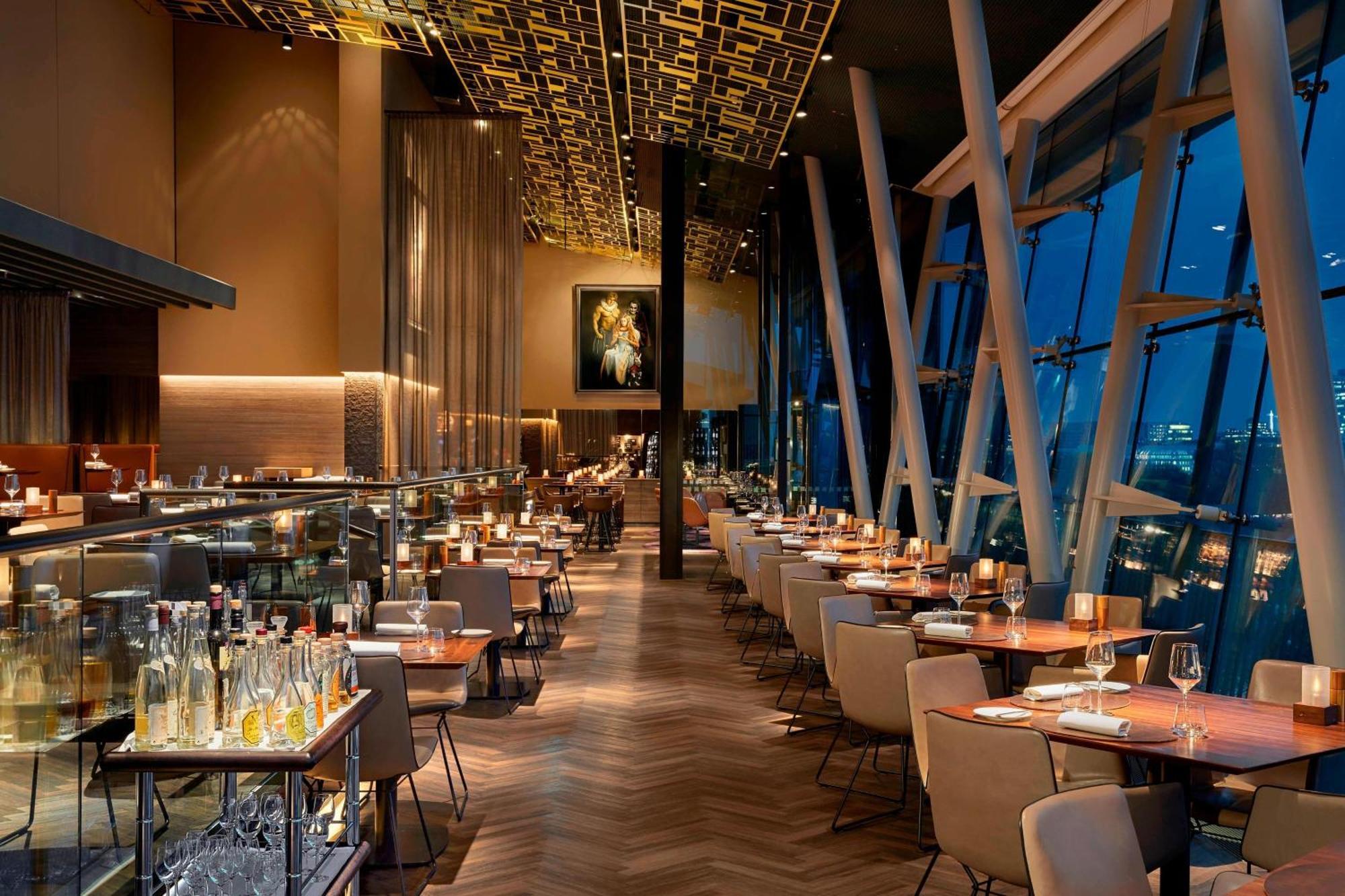 Le Meridien Hamburg Exterior foto The interior of the restaurant