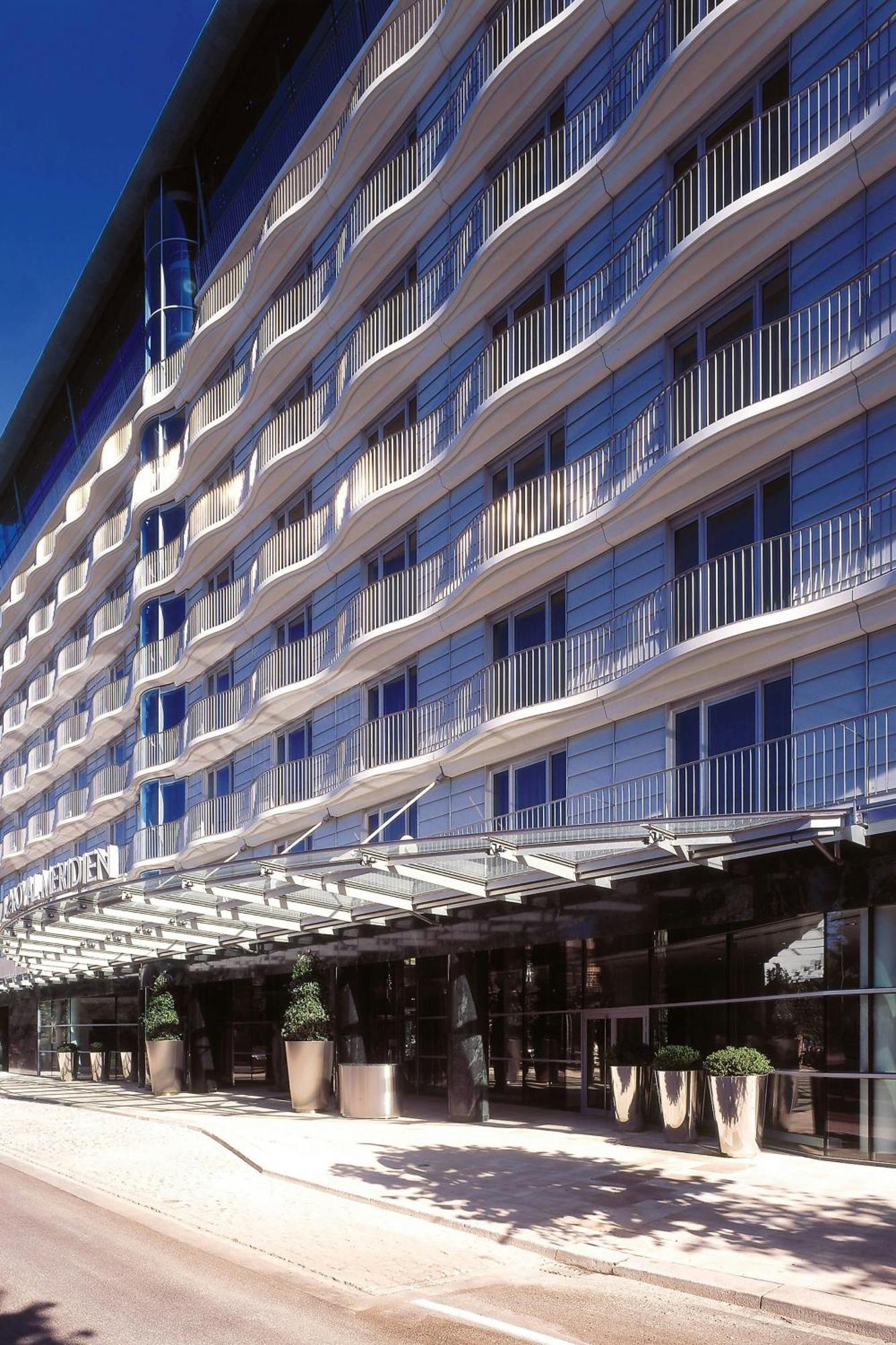 Le Meridien Hamburg Exterior foto The new building of the University of Patras